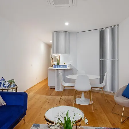 Πανσιόν In Gallery 4*