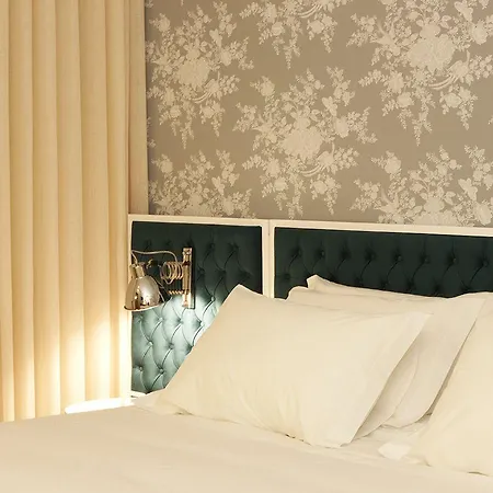 Πανσιόν In Gallery