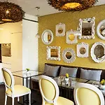 In Gallery Guest house 4*